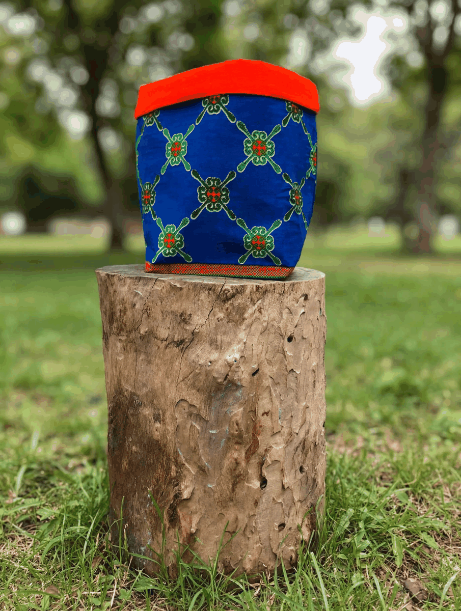 Oabile small handmade basket, design two